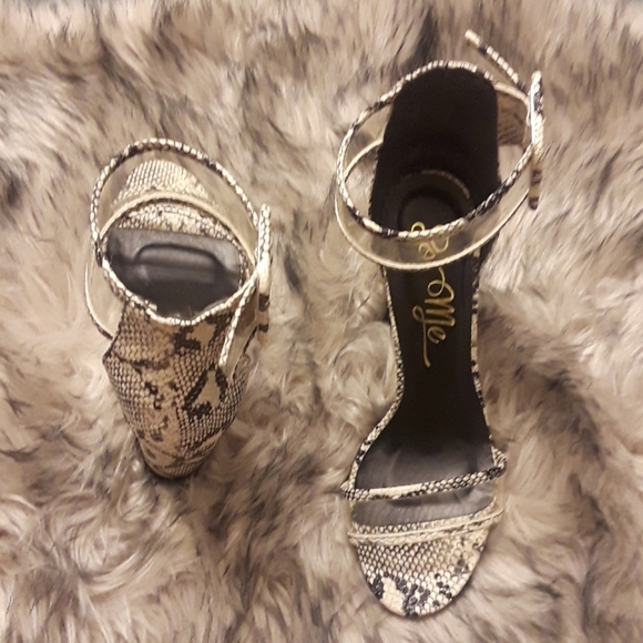 Snake heels - Picture 2 of 2